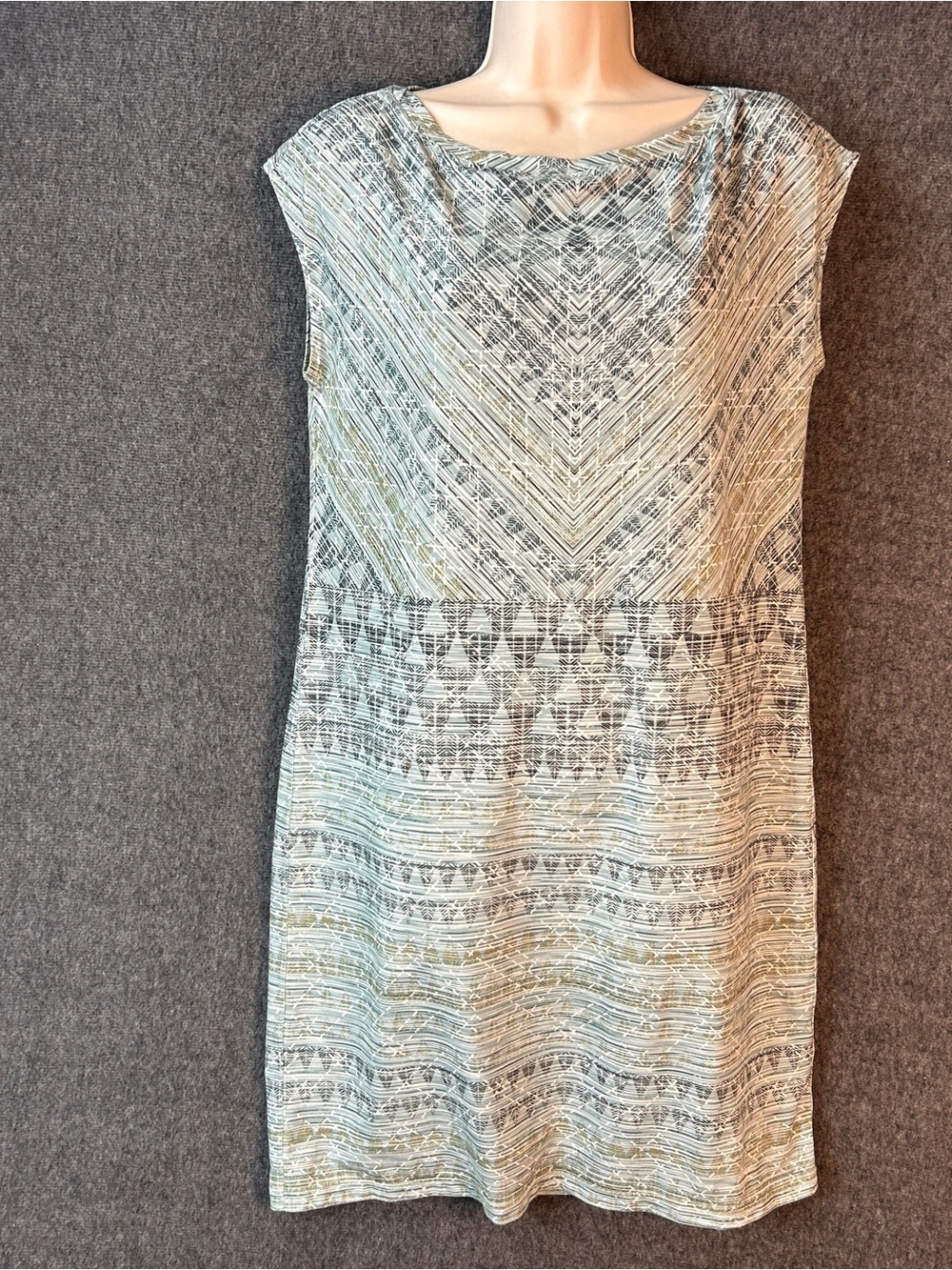 PrAna Dress Womens Medium Gray Geometric Cap Sleeve Boat Neck Shift Knee Length